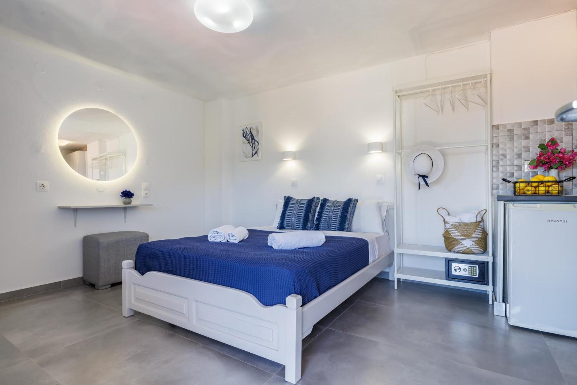 Sea View Studios Skopelos Town Bagian luar foto