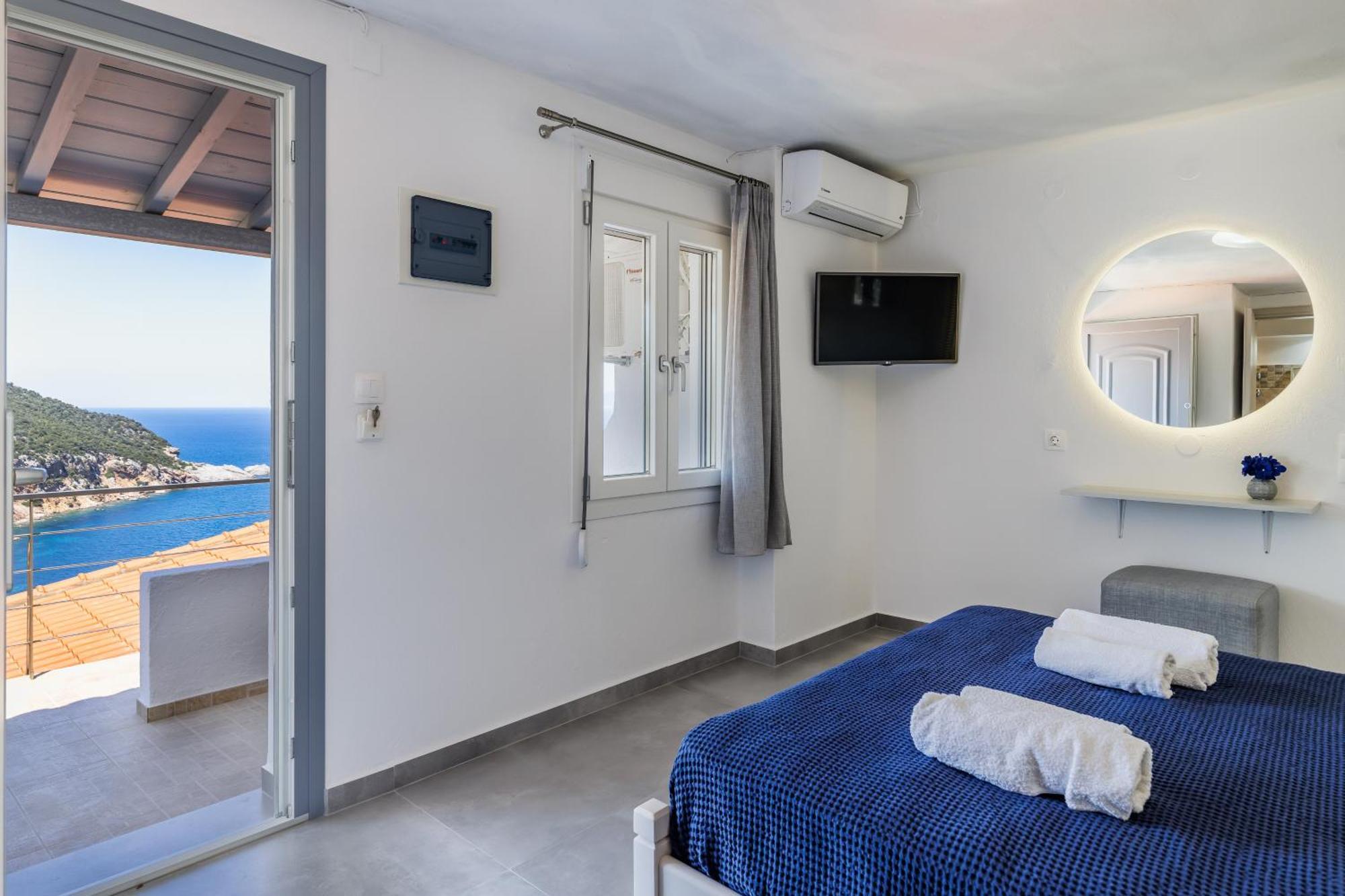 Sea View Studios Skopelos Town Bagian luar foto