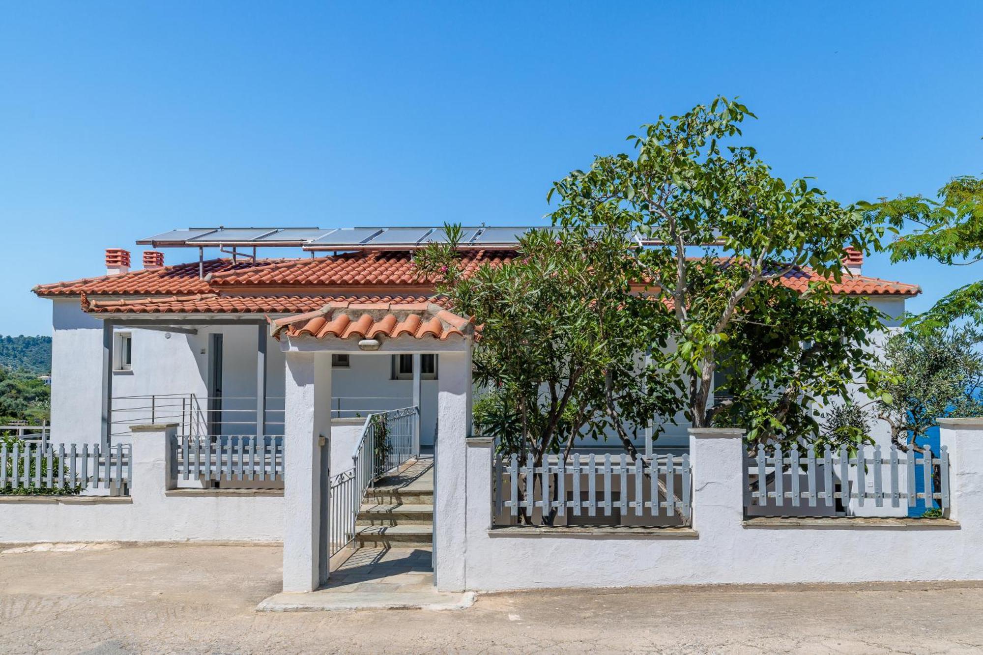 Sea View Studios Skopelos Town Bagian luar foto