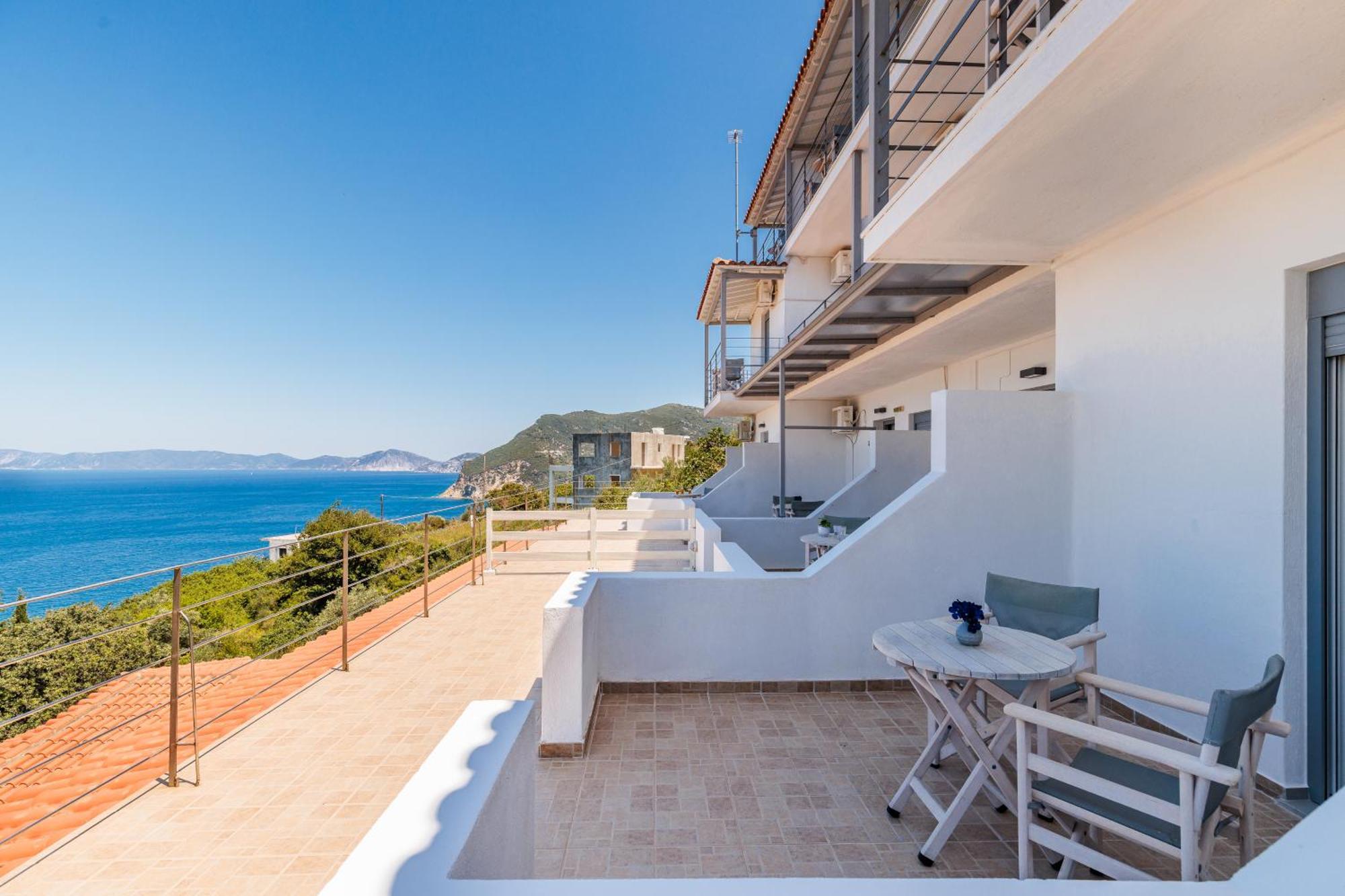 Sea View Studios Skopelos Town Bagian luar foto