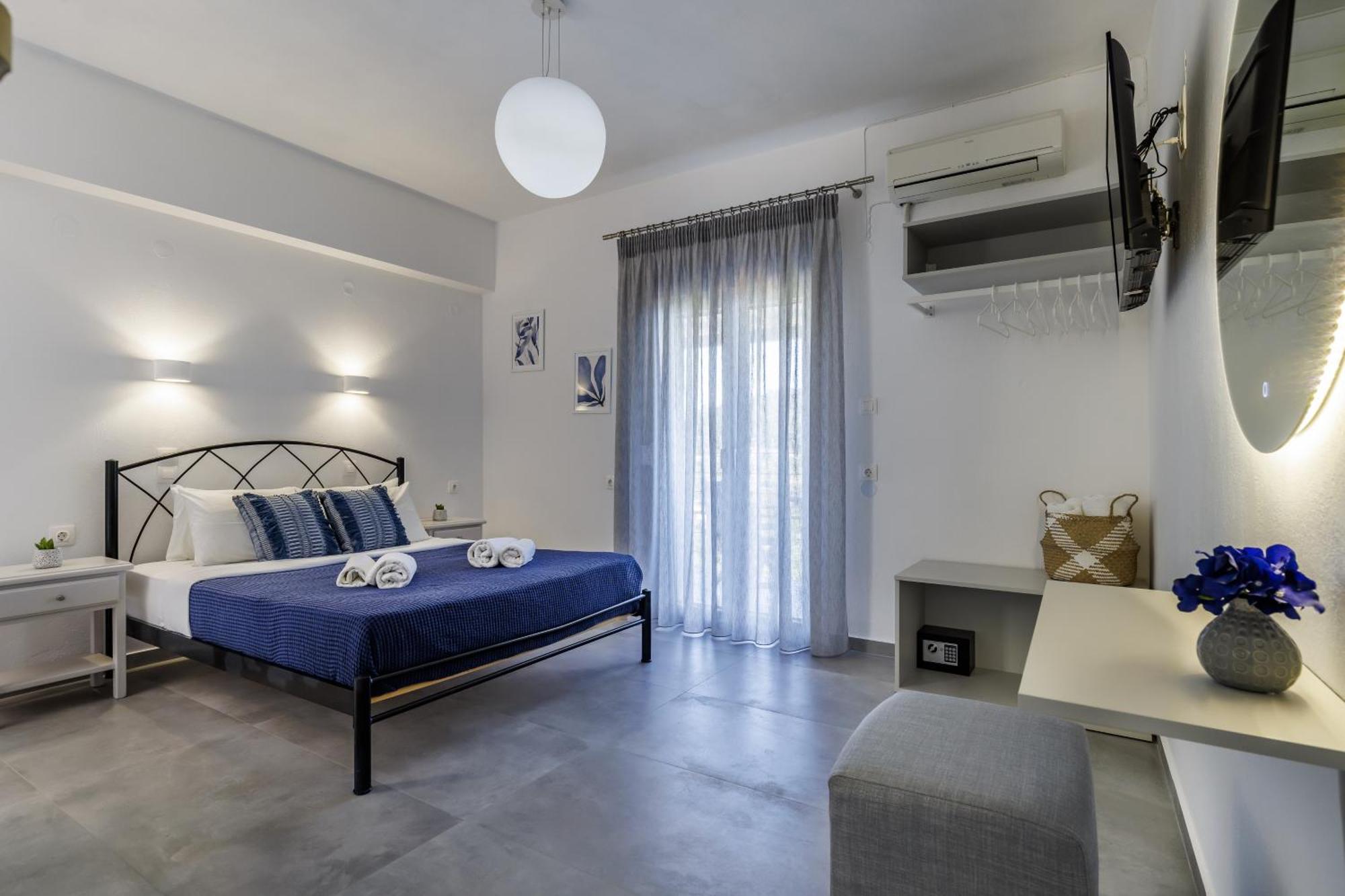 Sea View Studios Skopelos Town Bagian luar foto